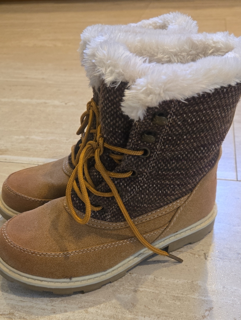 ROXY Mountain & Waves Collection Brown Lace-Up Faux Shearling-Lined Boots